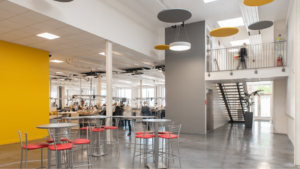 Vue intérieure des Ateliers de Fitilieu - Pôle des Alpes